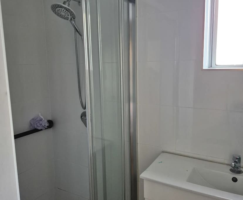 $305, Share-house, 5 bathrooms, Ambarvale NSW 2560