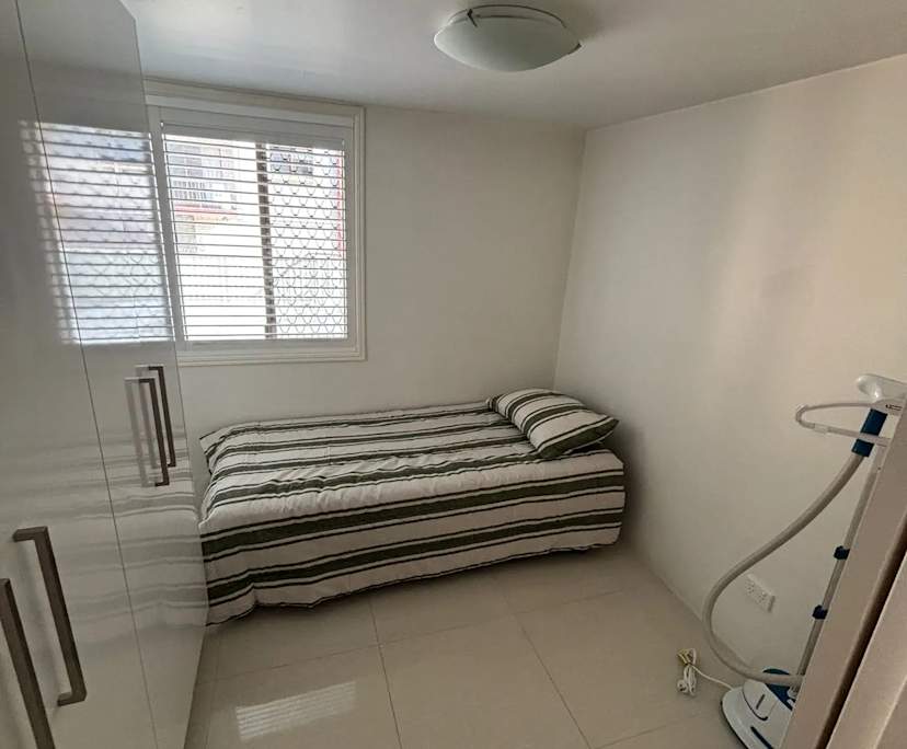 $260, Flatshare, 3 bathrooms, Mermaid Beach QLD 4218
