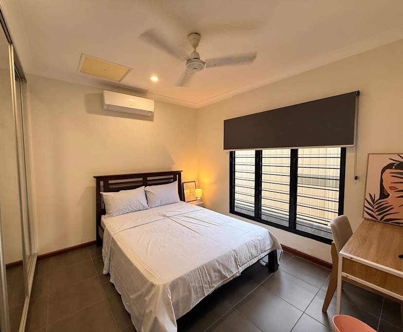 Furnished room in a share house