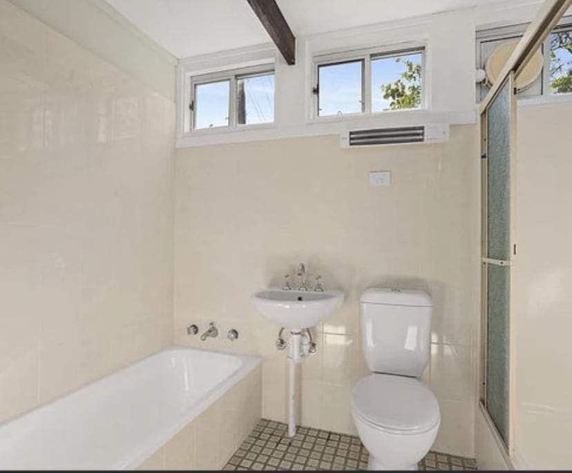 Room for Rent in Taree, NSW 230, Furnished, Share...