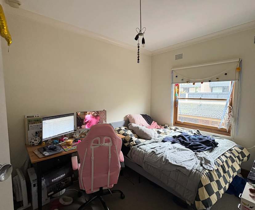 Unfurnished room in a flatshare