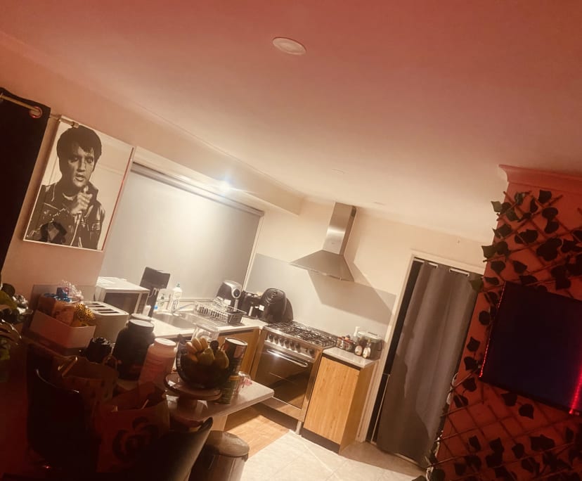Room in a share house