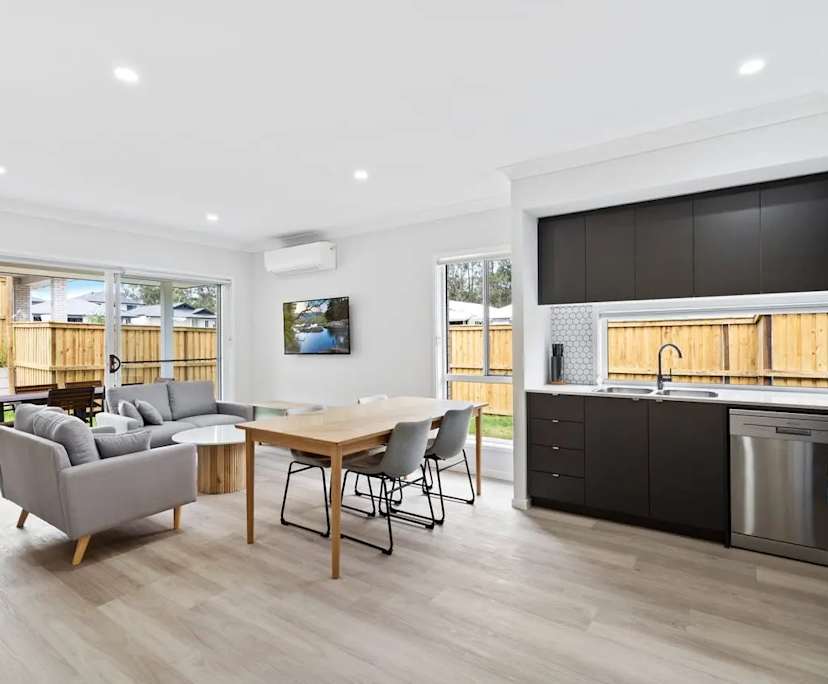 $310, Share-house, 3 bathrooms, Logan Reserve QLD 4133