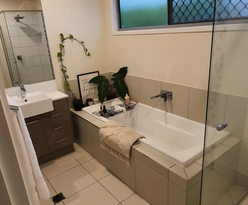 $350, Share-house, 4 bathrooms, Birtinya QLD 4575