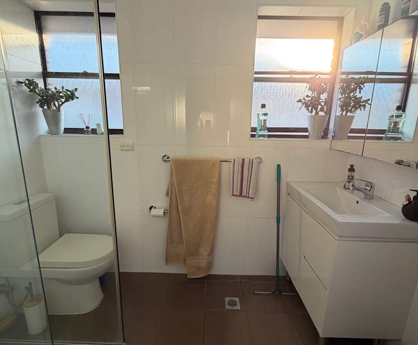 Furnished room in a flatshare
