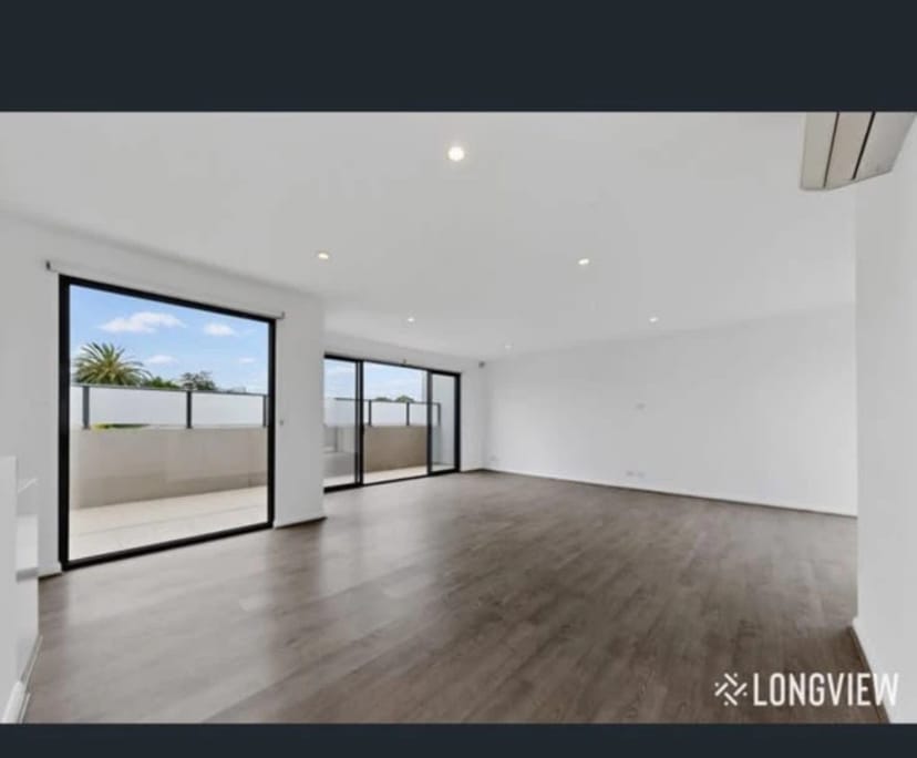 Room in a share house