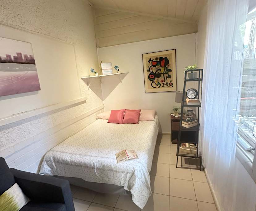 $500, Studio, 1 bathroom, St Kilda VIC 3182