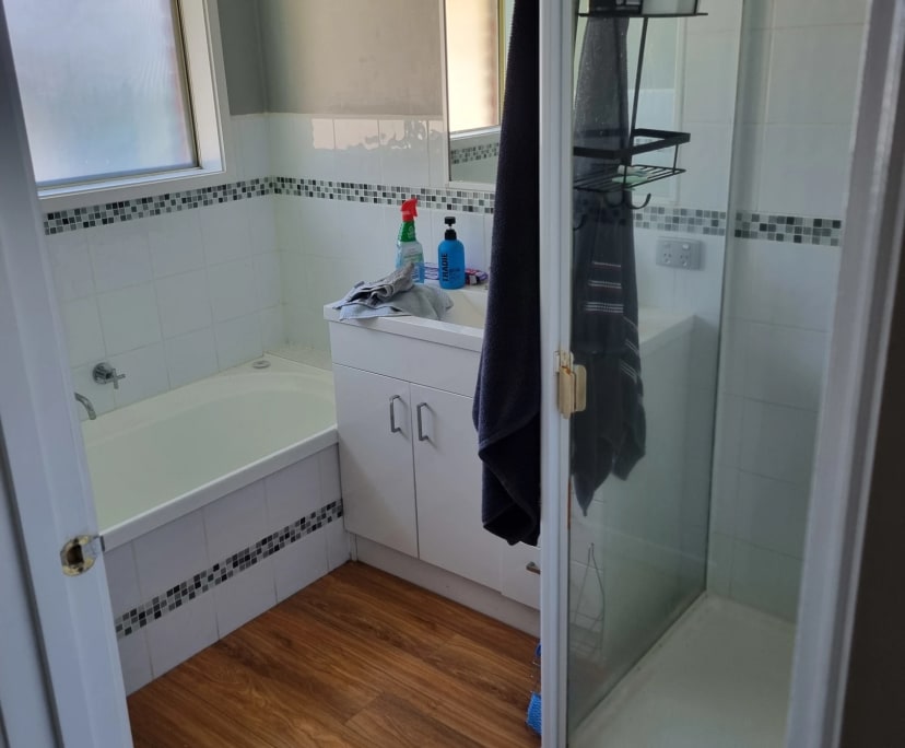 $220, Share-house, 3 bathrooms, Pakenham VIC 3810