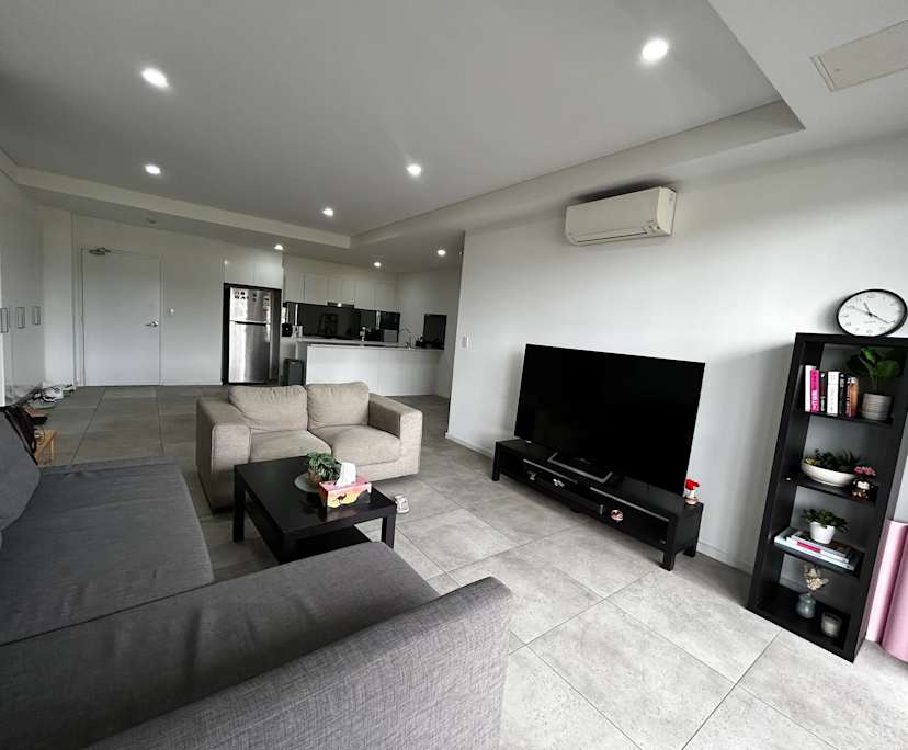 Unfurnished room in a flatshare