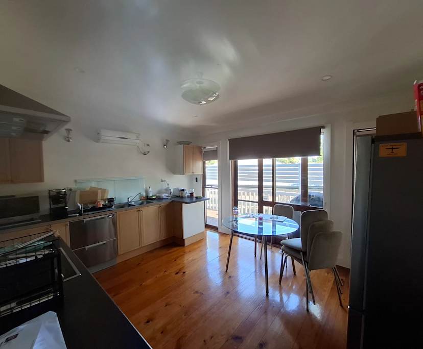 $350, Whole-property, 2 bathrooms, Vermont VIC 3133