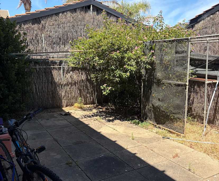 $275, Share-house, 2 bathrooms, Tennyson SA 5022