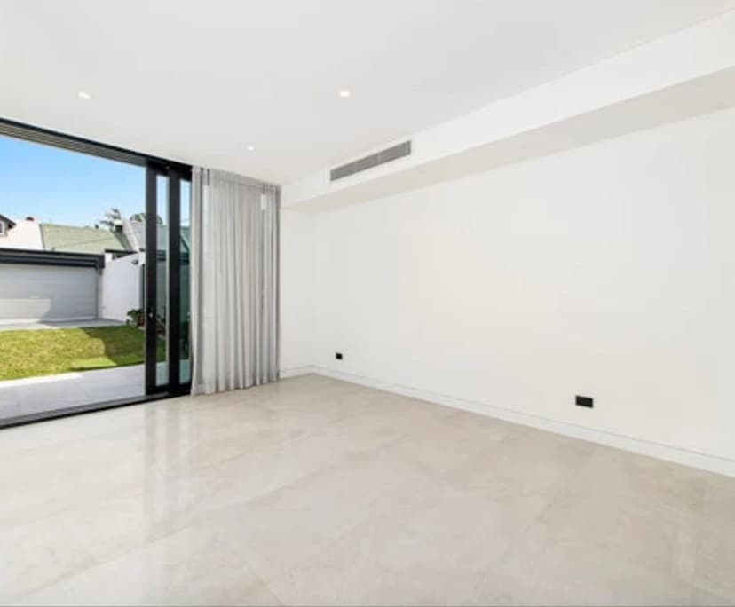 $825, Share-house, 3 bathrooms, Leichhardt NSW 2040