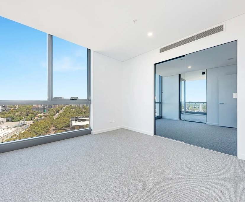 Unfurnished room with own bathroom