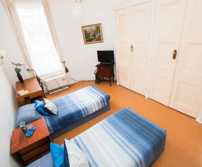 $500, 1-bed, 1 bathroom, St Kilda VIC 3182