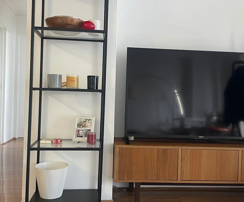 Furnished room with ensuite in a flatshare