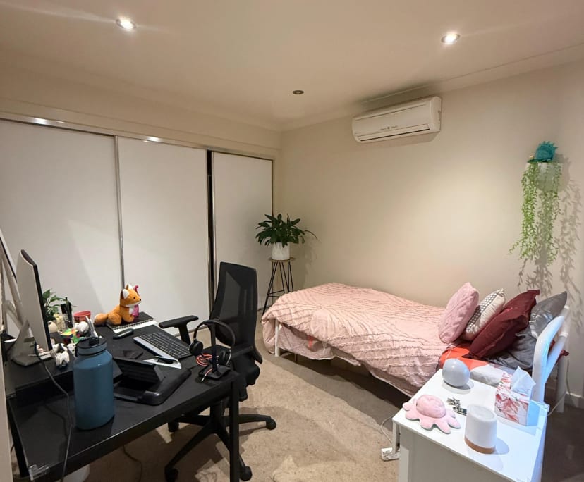 Unfurnished room in a share house