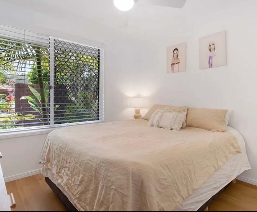 $350, Share-house, 3 bathrooms, Currumbin Waters QLD 4223