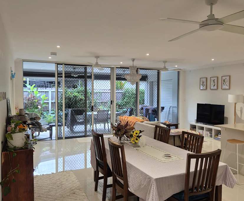 $190, Share-house, 4 bathrooms, Redlynch QLD 4870