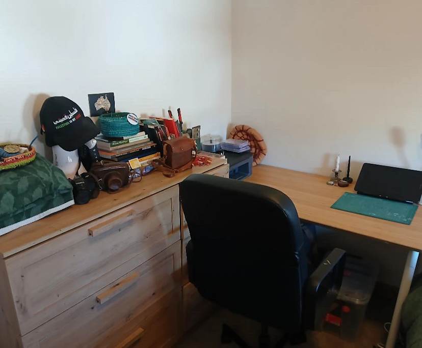 Room in a share house