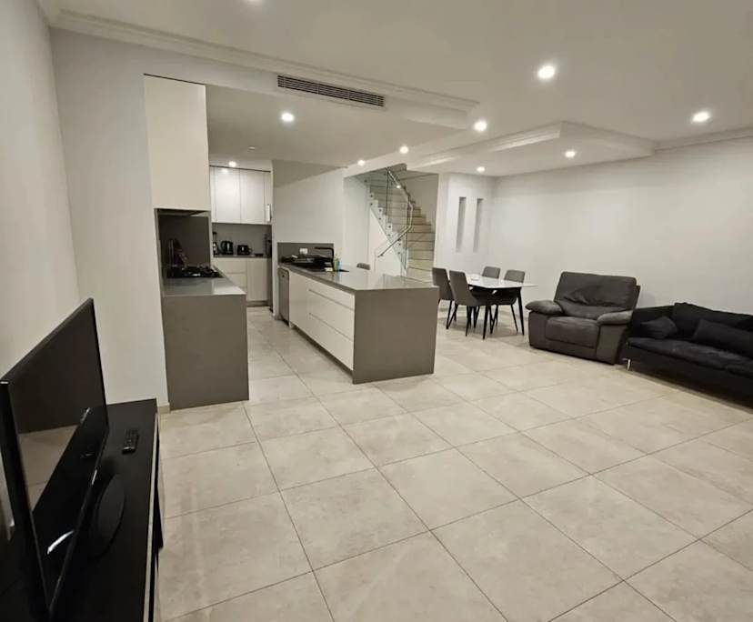 $550, Share-house, 4 bathrooms, Kingsgrove NSW 2208