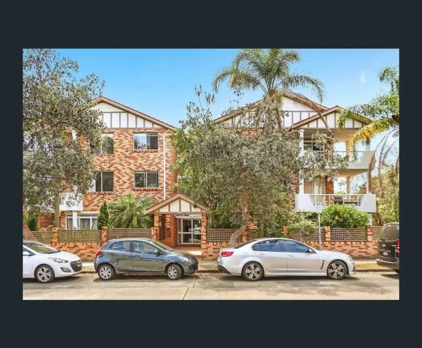 Furnished room in a flatshare