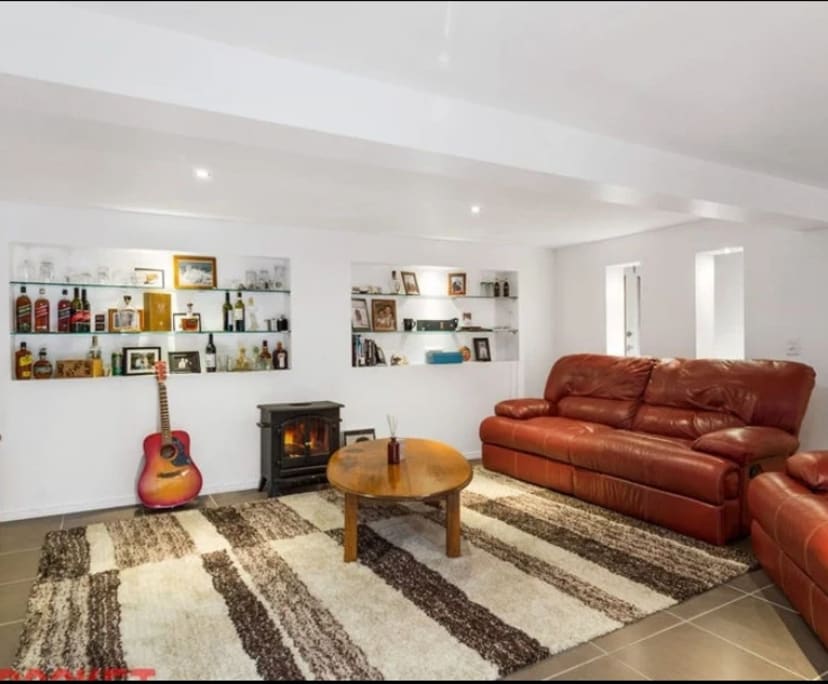 Whole property with 2 rooms for rent