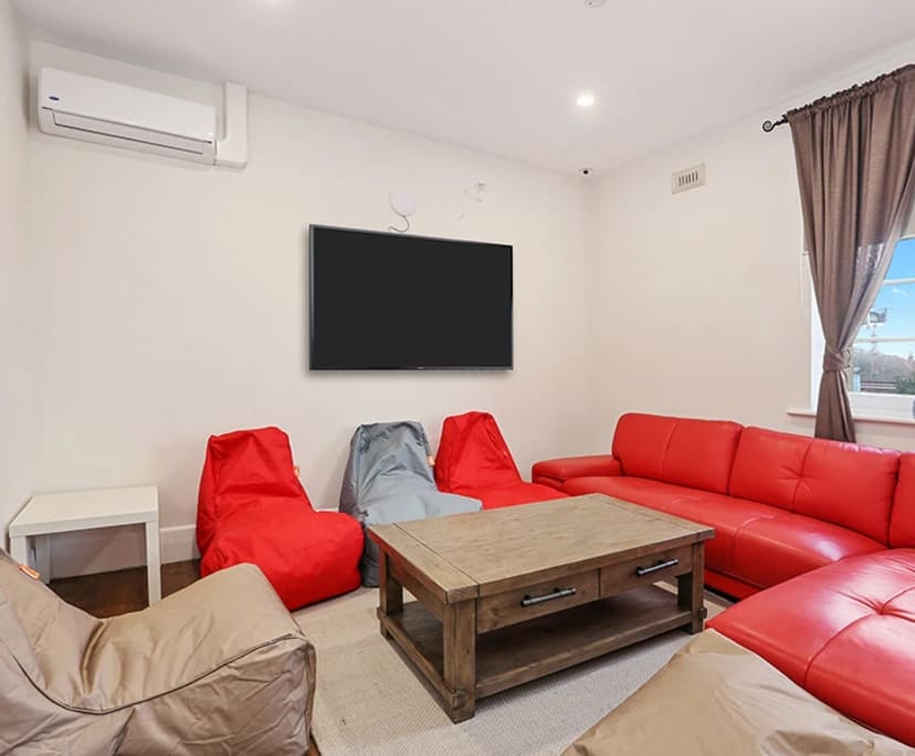 $285, Share-house, 6 bathrooms, Geelong VIC 3220