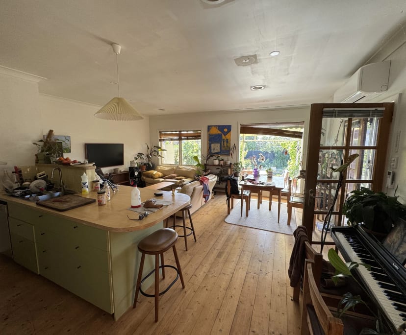 Room in a share house