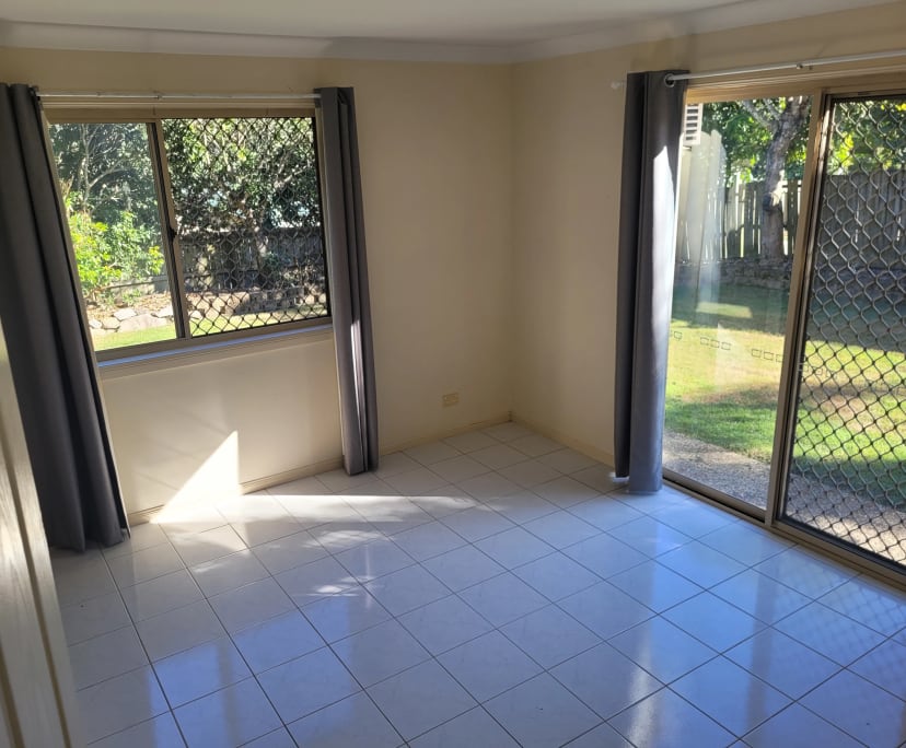 Room for Rent in Stretton, Brisbane 300, Unfurnis...