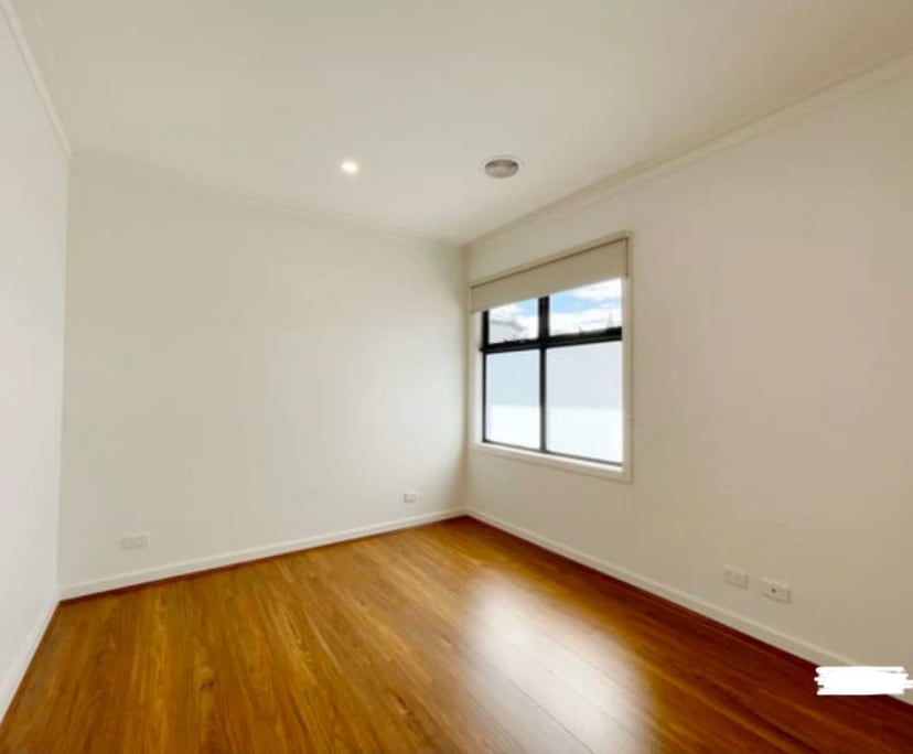 Unfurnished room in a share house