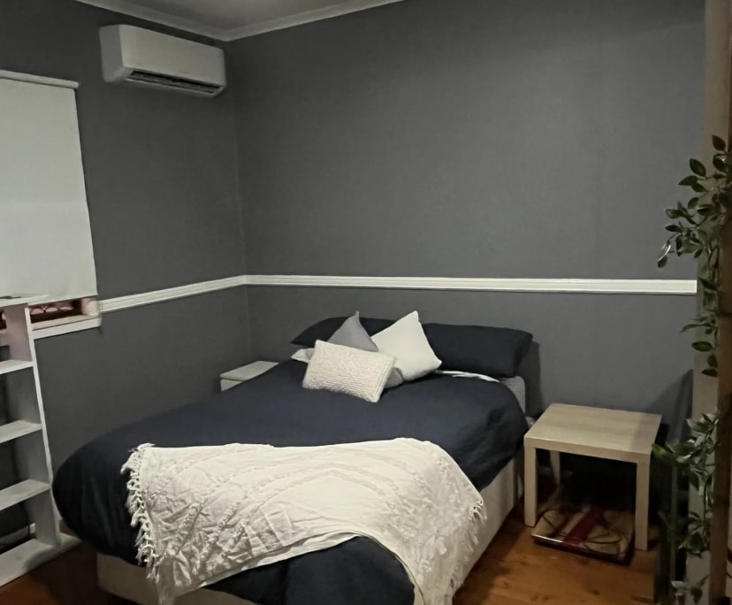 $240, Share-house, 3 bathrooms, Harlaxton QLD 4350