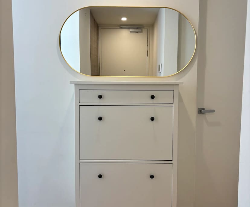 Furnished room in a flatshare