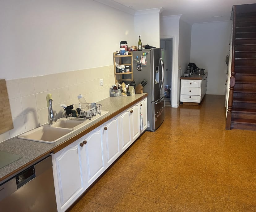 $300, Share-house, 3 bathrooms, Ashmore QLD 4214