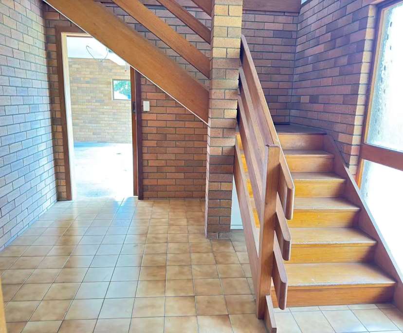 $350, Whole-property, 5 bathrooms, Southport QLD 4215