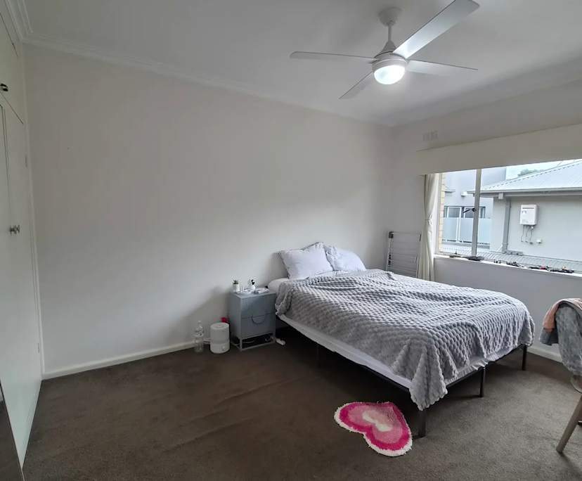 Furnished room in a flatshare