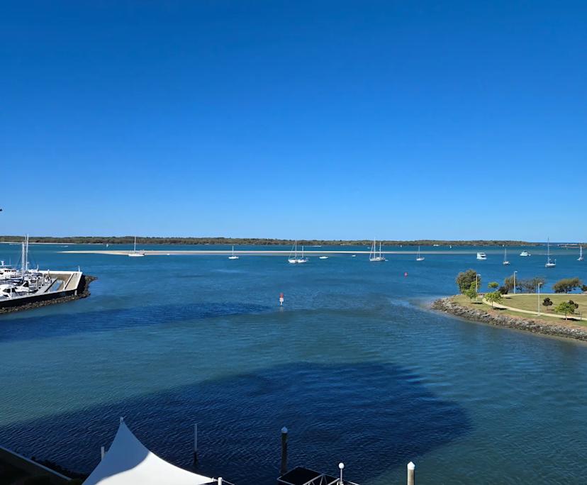 $375, Flatshare, 2 bathrooms, Runaway Bay QLD 4216