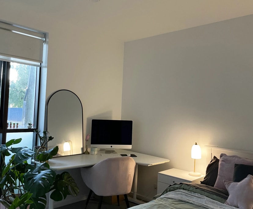 Furnished room with ensuite in a flatshare