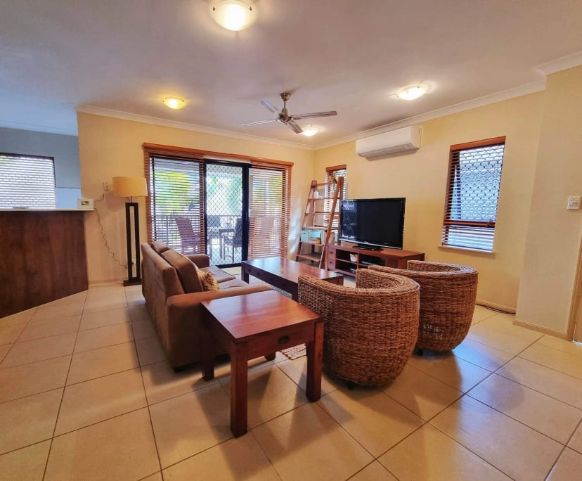 Room for Rent in Mooroobool, Cairns 250, Furnishe...