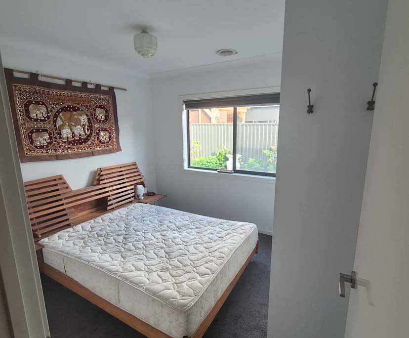 Room in a share house