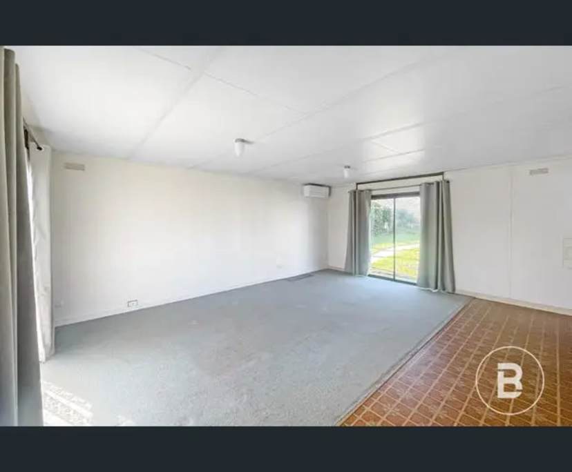 Whole property with 2 rooms for rent