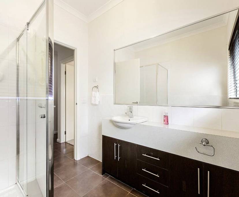 Unfurnished room in a flatshare