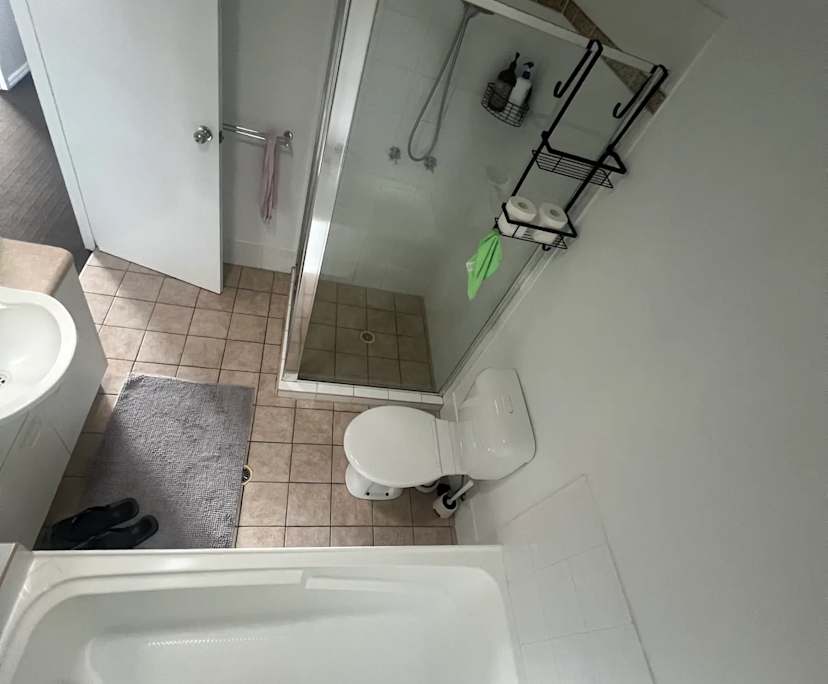 $380, Share-house, 3 bathrooms, Varsity Lakes QLD 4227