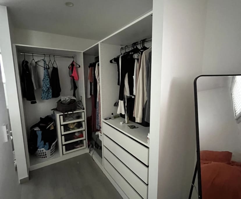 Furnished room with ensuite in a flatshare