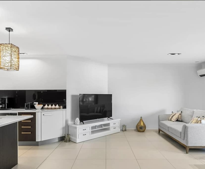 $240, Flatshare, 3 bathrooms, Coorparoo QLD 4151