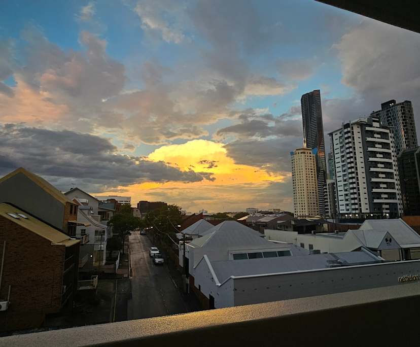 $390, Flatshare, 2 bathrooms, Spring Hill QLD 4000