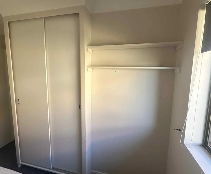 Furnished room in a flatshare