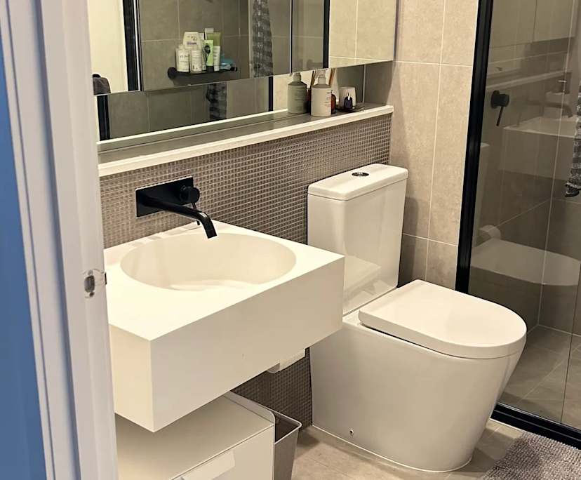 Unfurnished room with own bathroom