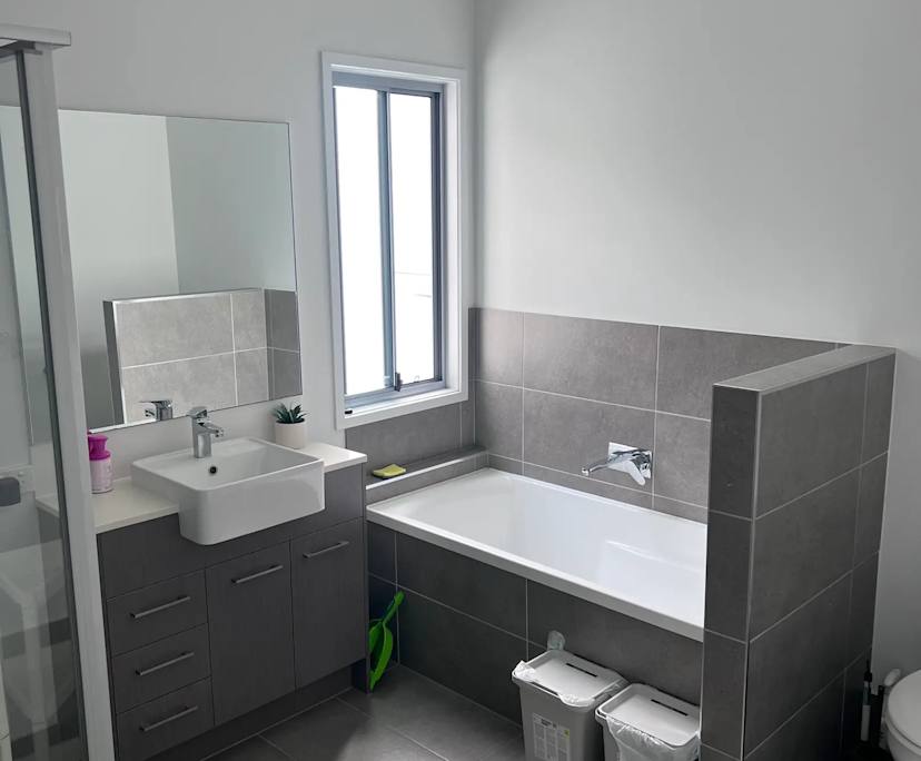 $370, Share-house, 4 bathrooms, Birtinya QLD 4575