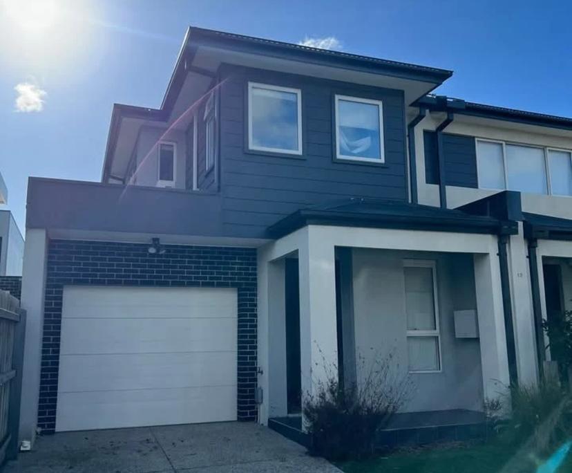 Furnished room in a share house