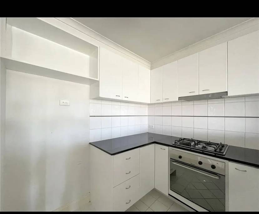 Unfurnished room with ensuite in a flatshare